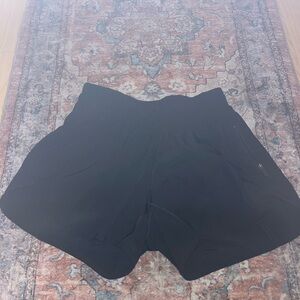 Lululemon Tracker Short V 4" size 6 black Style lw7az2s
